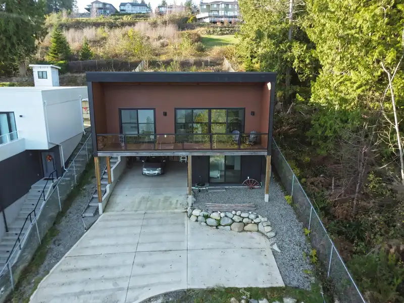 1829 NORTH ROAD - photo 4 of 22