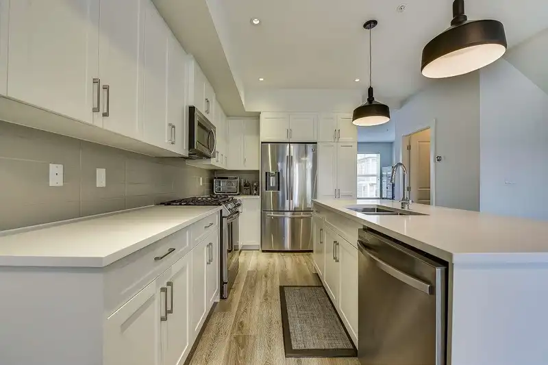 17 8370 202B STREET - photo 2 of 39