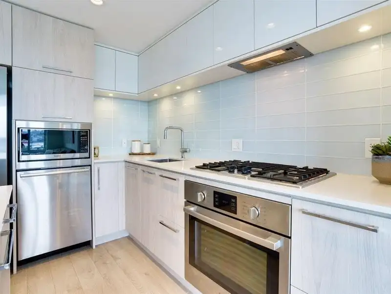 1805 680 SEYLYNN CRESCENT - photo 1 of 22