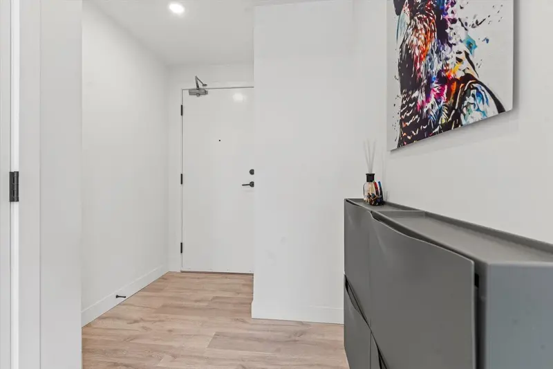 401 32838 LANDEAU PLACE - photo 4 of 25