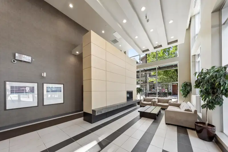 304 121 BREW STREET - photo 4 of 24