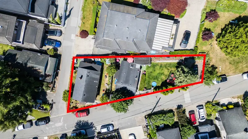 931 FINLAY STREET - photo 4 of 24