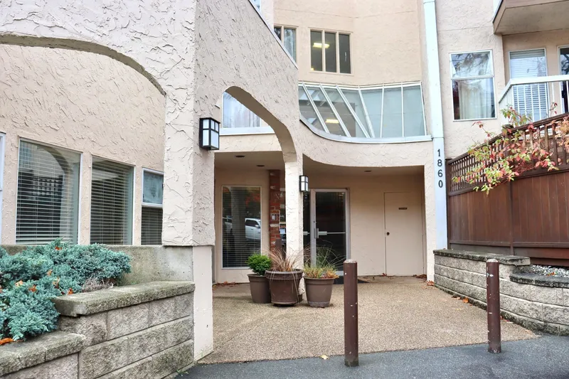 1 1860 SOUTHMERE EAST CRESCENT - photo 3 of 25