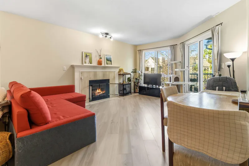 313 7435 MOFFATT ROAD - photo 4 of 22