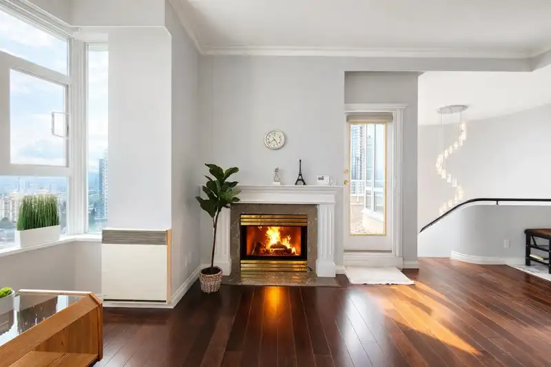 2500 6521 BONSOR AVENUE - photo 4 of 35