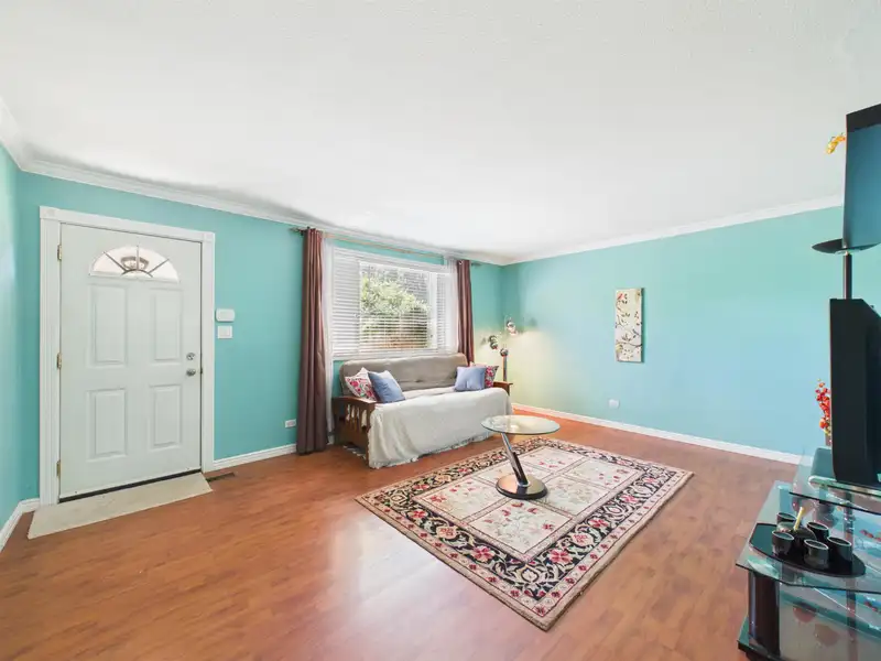 20875 CAMWOOD AVENUE - photo 2 of 12