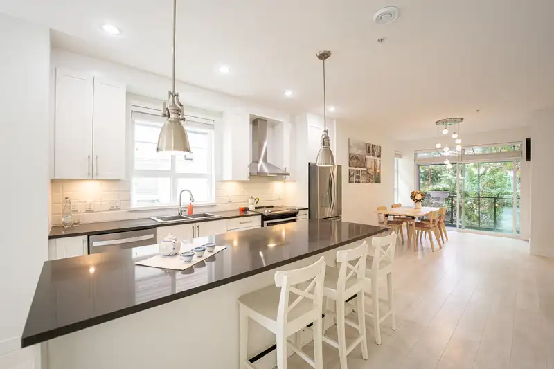36 20857 77A AVENUE - photo 4 of 40