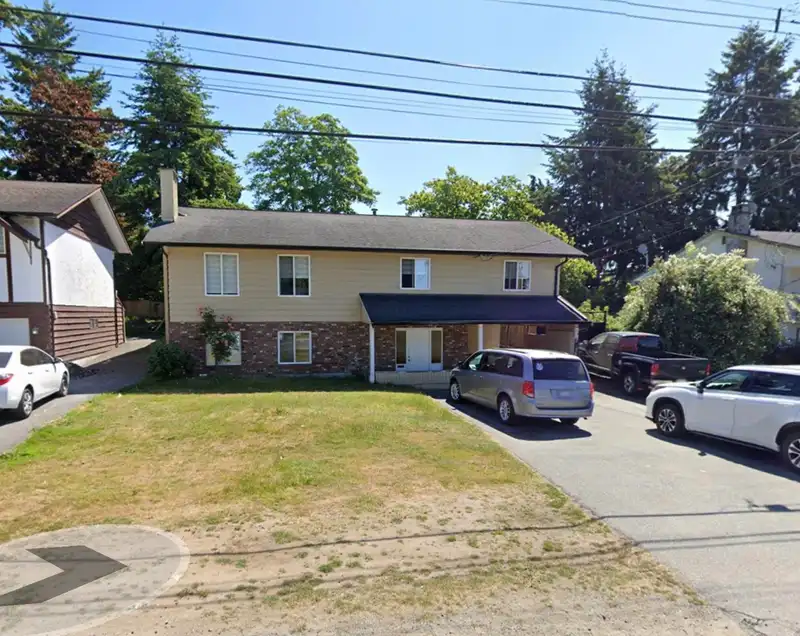 7498 118 STREET - photo 1 of 2