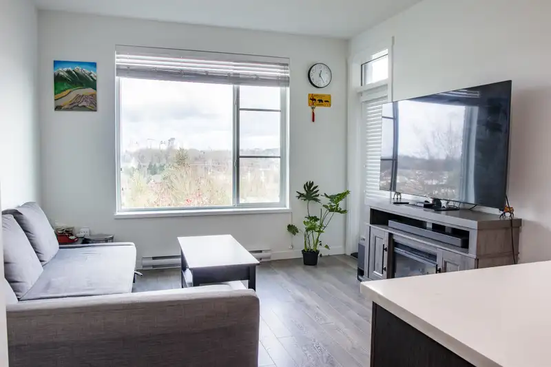 510 13623 81A AVENUE - photo 1 of 9