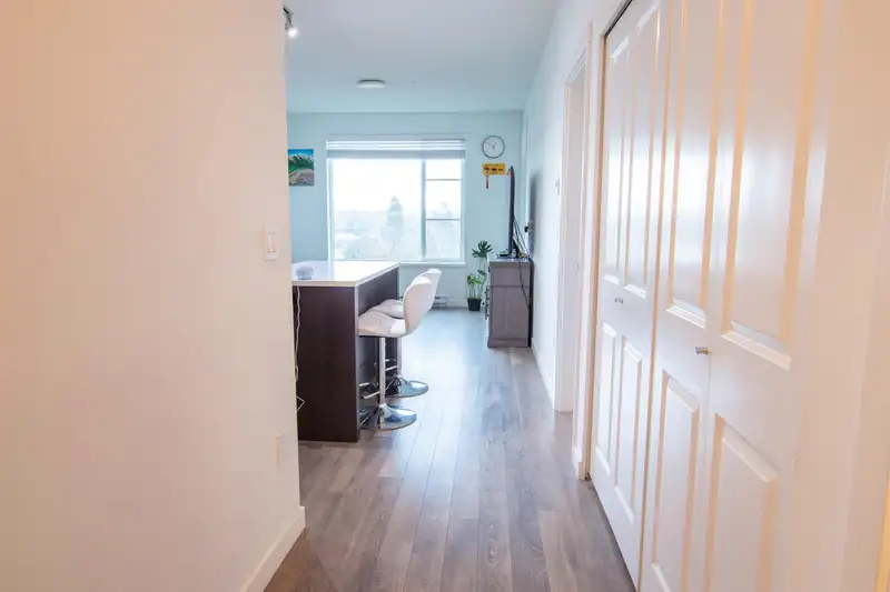 510 13623 81A AVENUE - photo 2 of 9