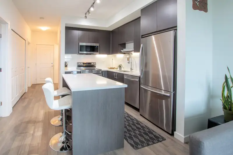 510 13623 81A AVENUE - photo 4 of 9