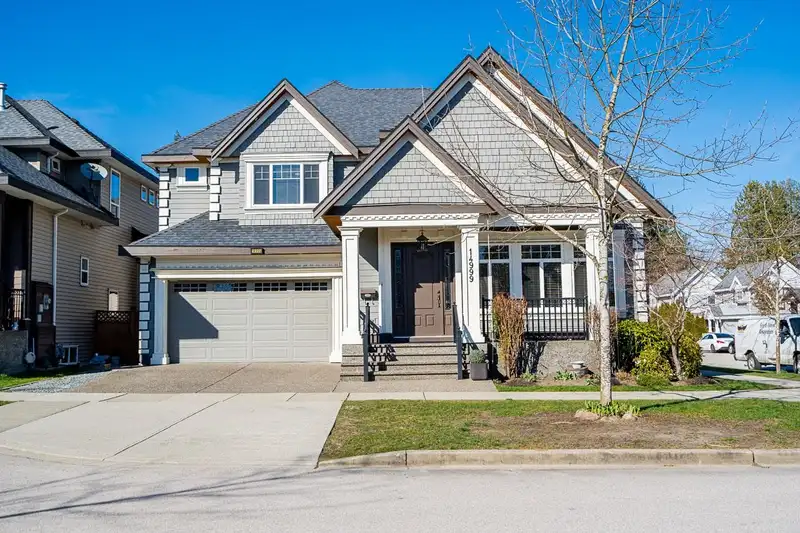 14999 59A AVENUE - photo 1 of 28