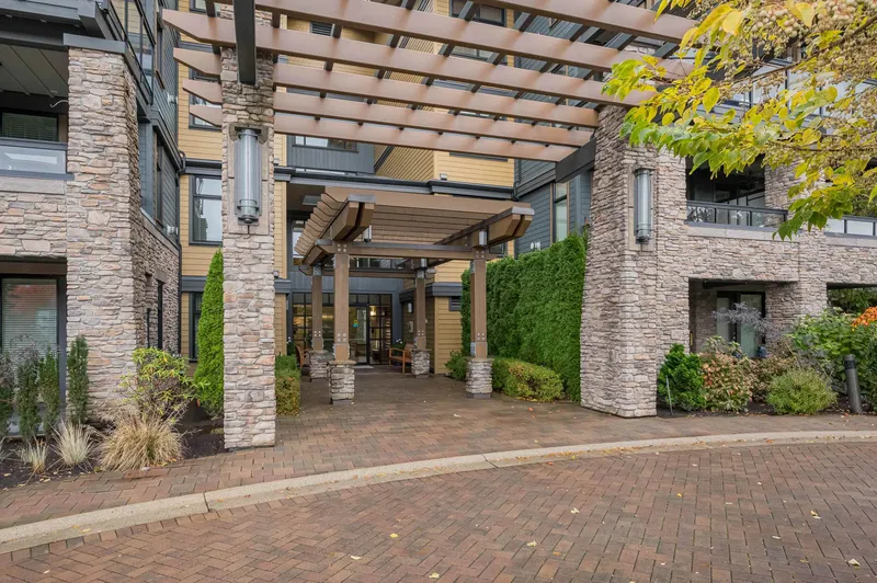 101 5099 SPRINGS BOULEVARD - photo 4 of 25