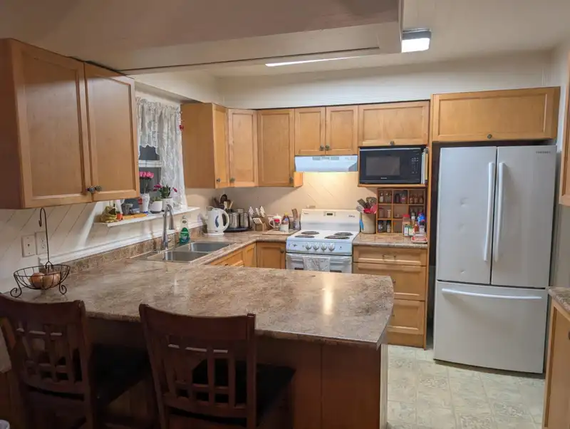 76 20350 53 AVENUE - photo 2 of 30