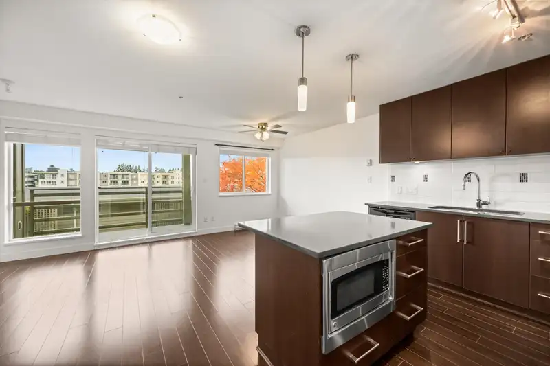 332 15850 26 AVENUE - photo 2 of 30