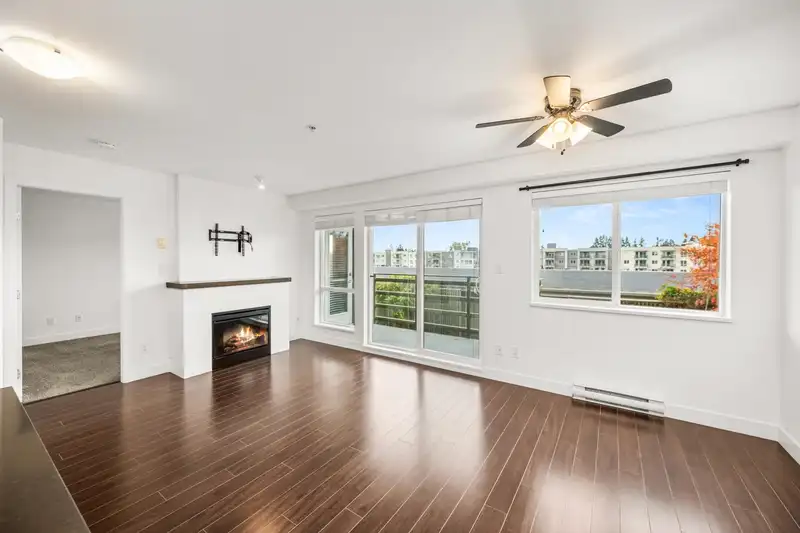 332 15850 26 AVENUE - photo 3 of 30
