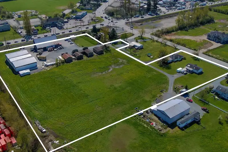 21533 CRUSH CRESCENT - photo 1 of 40