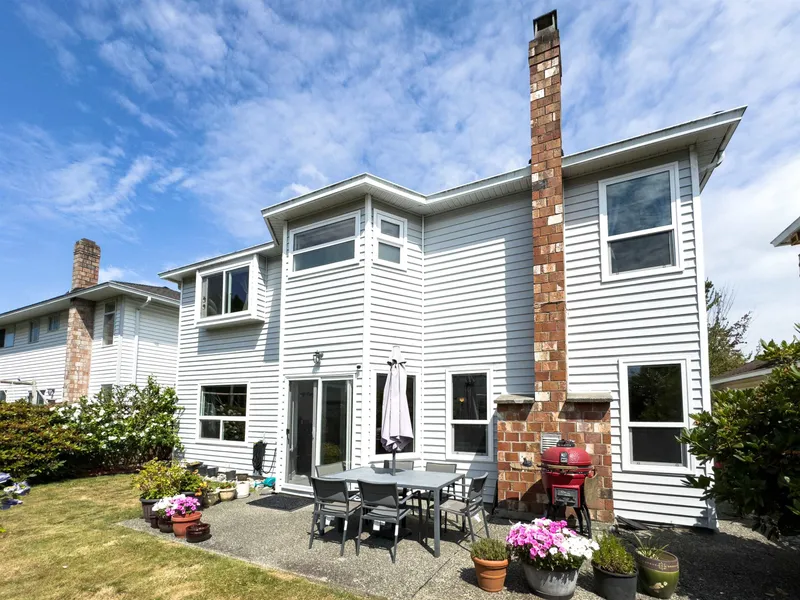 11910 79A AVENUE - photo 4 of 25