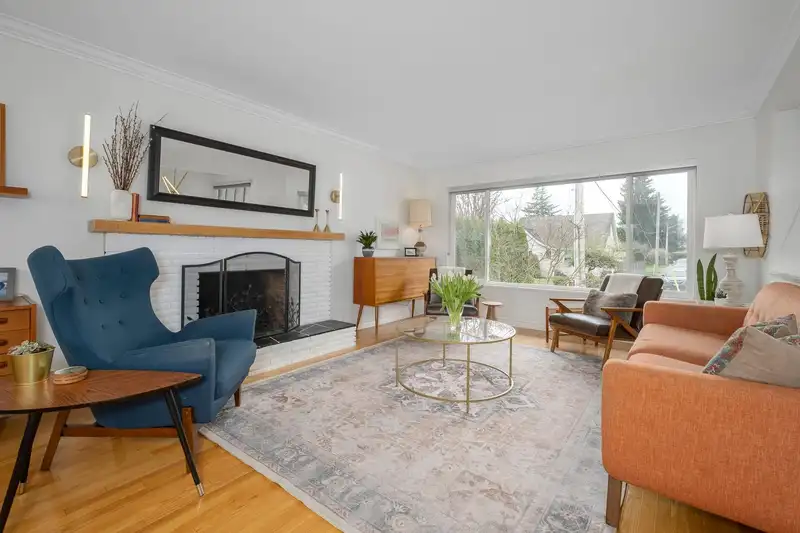 140 HARVEY STREET - photo 3 of 34
