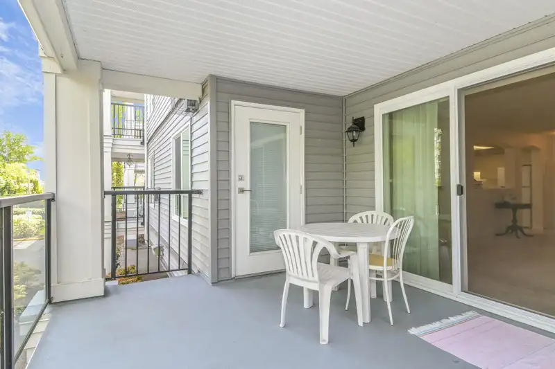 101 20976 56 AVENUE - photo 2 of 23