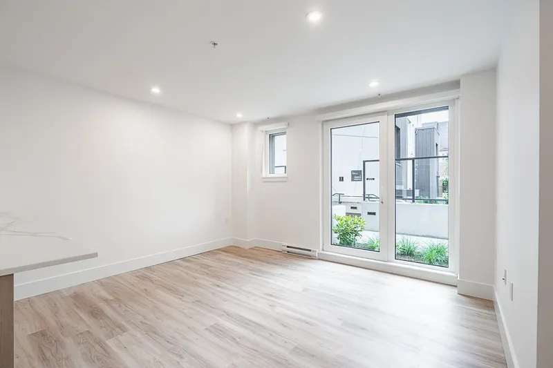 109 2085 E 1ST AVENUE - photo 3 of 25