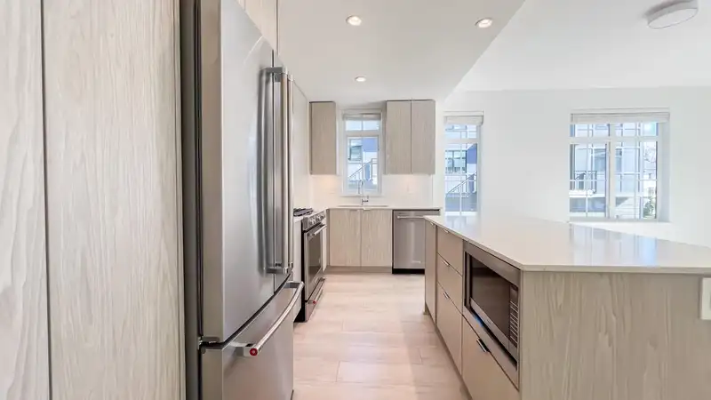 40 2075 OAK MEADOWS DRIVE - photo 4 of 37