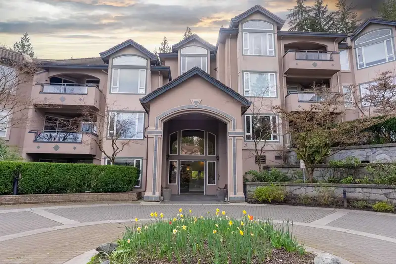 109 3280 PLATEAU BOULEVARD - photo 1 of 39