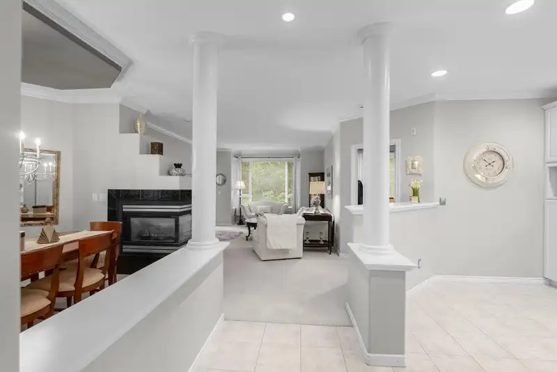 109 3280 PLATEAU BOULEVARD - photo 4 of 39