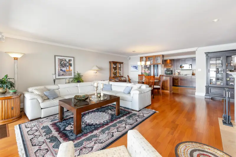 33 2250 FOLKESTONE WAY - photo 4 of 22