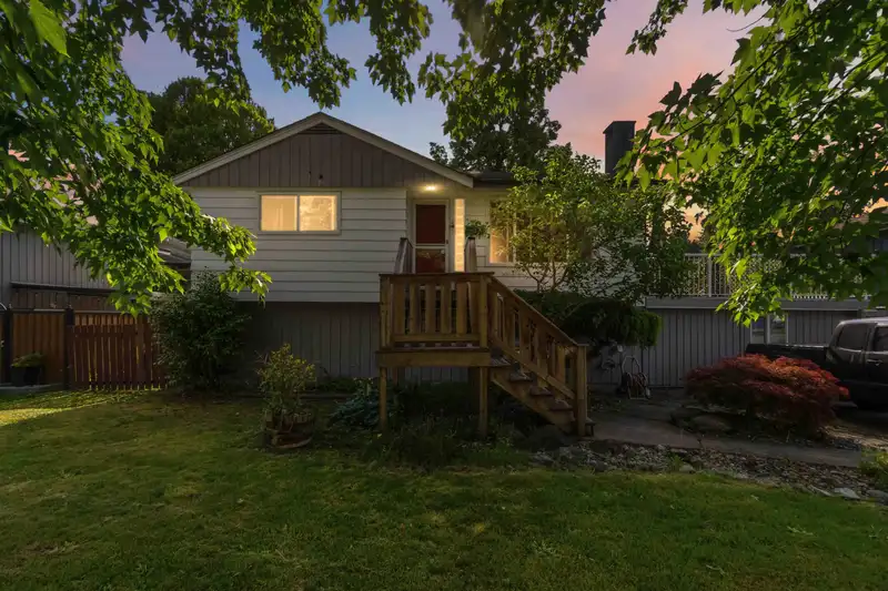 3676 INVERNESS STREET - photo 1 of 39