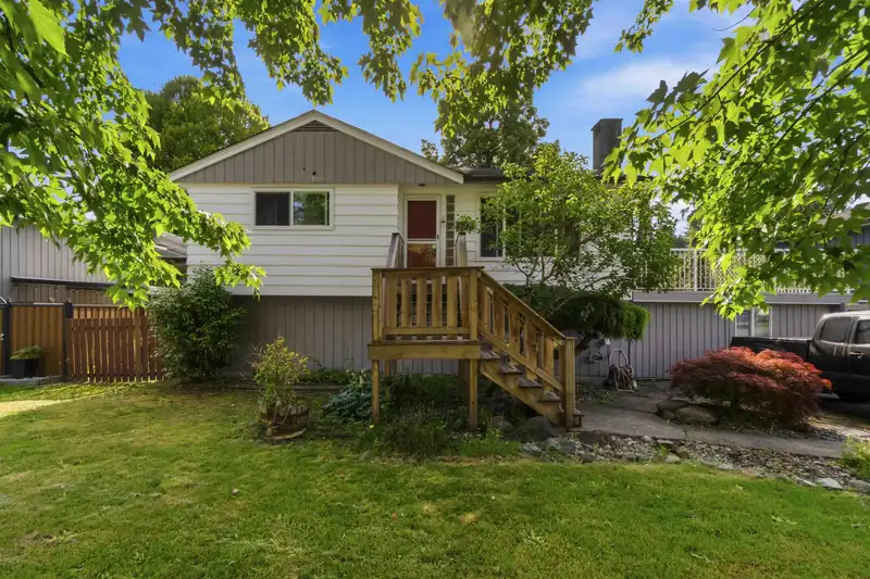 3676 INVERNESS STREET - photo 2 of 39
