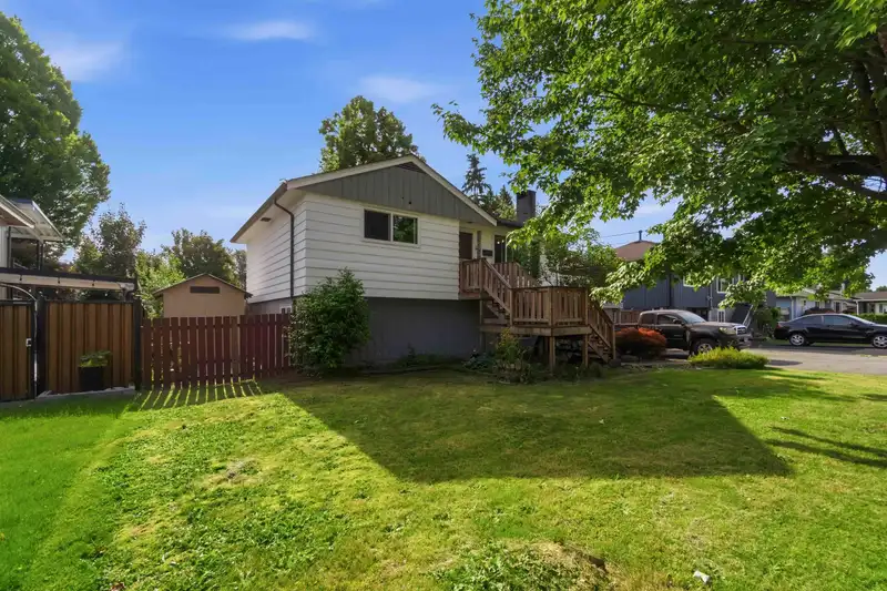 3676 INVERNESS STREET - photo 3 of 39