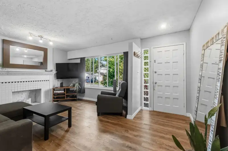 3676 INVERNESS STREET - photo 4 of 39
