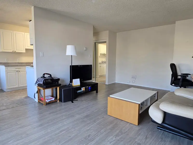 129 1909 SALTON ROAD - photo 4 of 19