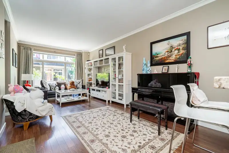 25 15151 34 AVENUE - photo 4 of 36
