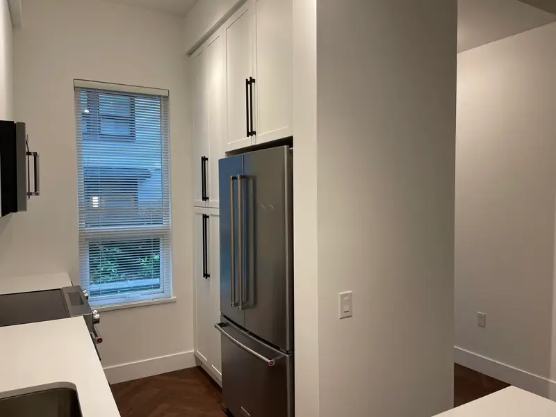 4 9735 UNIVERSITY CRESCENT - photo 3 of 21