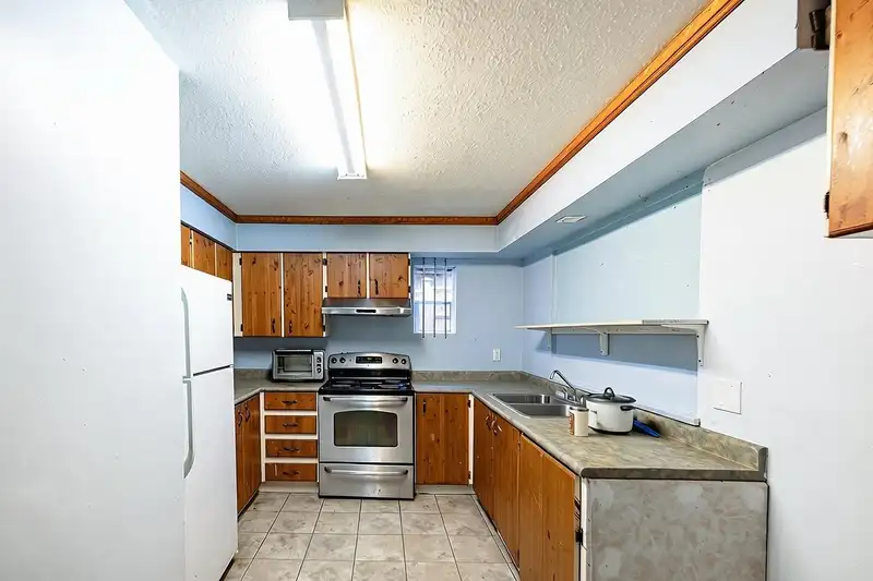 2263 WILLOUGHBY WAY - photo 3 of 4