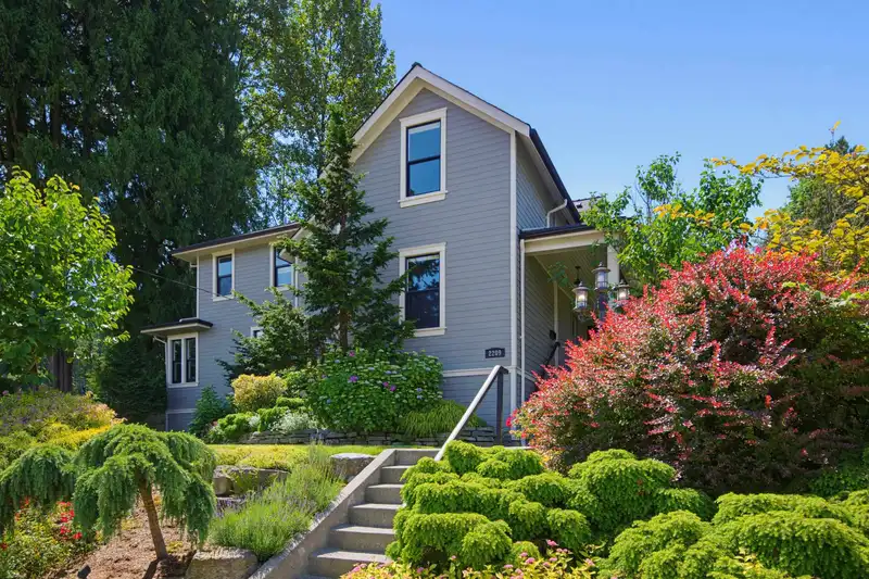 2209 ST. GEORGE STREET - photo 4 of 40
