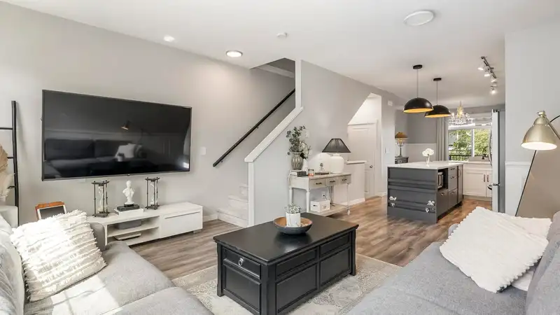 6 14905 60 AVENUE - photo 2 of 23