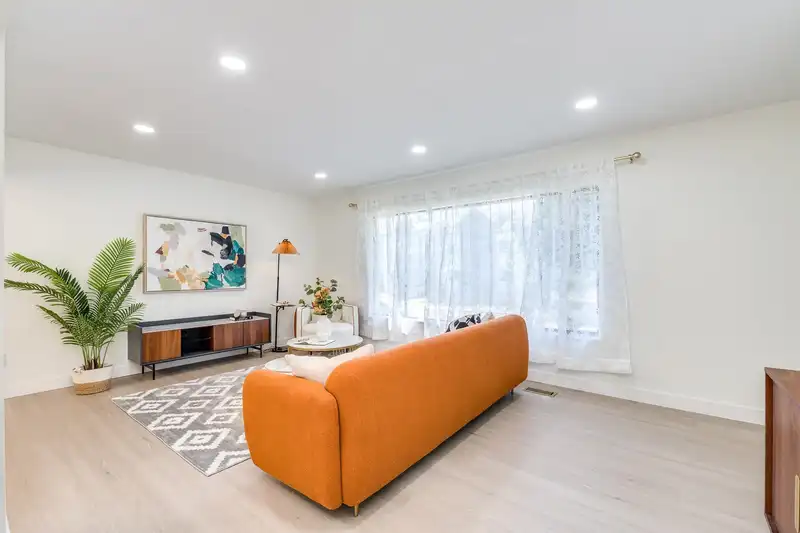 2155 RINDALL AVENUE - photo 4 of 34