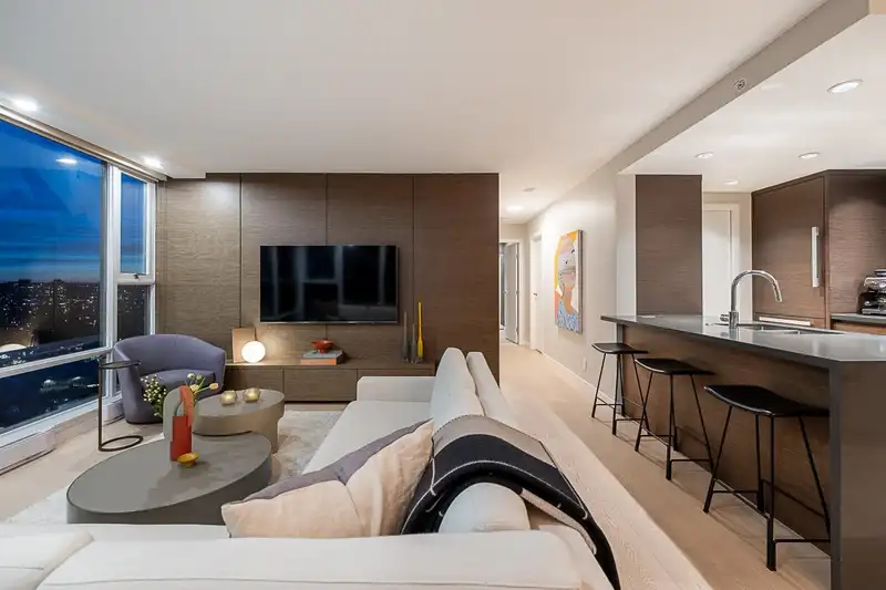2905 583 BEACH CRESCENT - photo 2 of 40