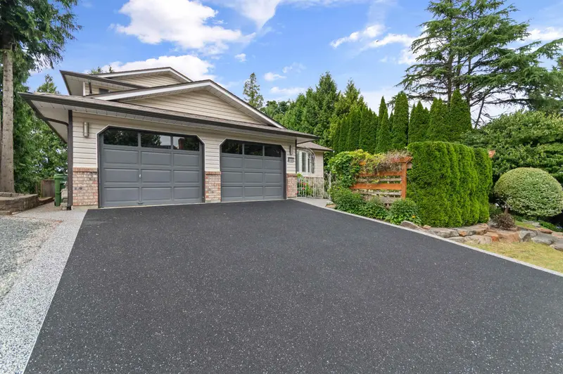 47495 SWALLOW CRESCENT - photo 1 of 25