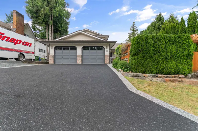 47495 SWALLOW CRESCENT - photo 2 of 25