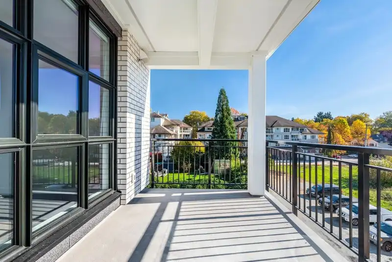300 2446 SHAUGHNESSY STREET - photo 1 of 26
