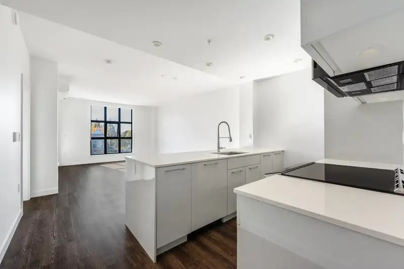 300 2446 SHAUGHNESSY STREET - photo 4 of 26