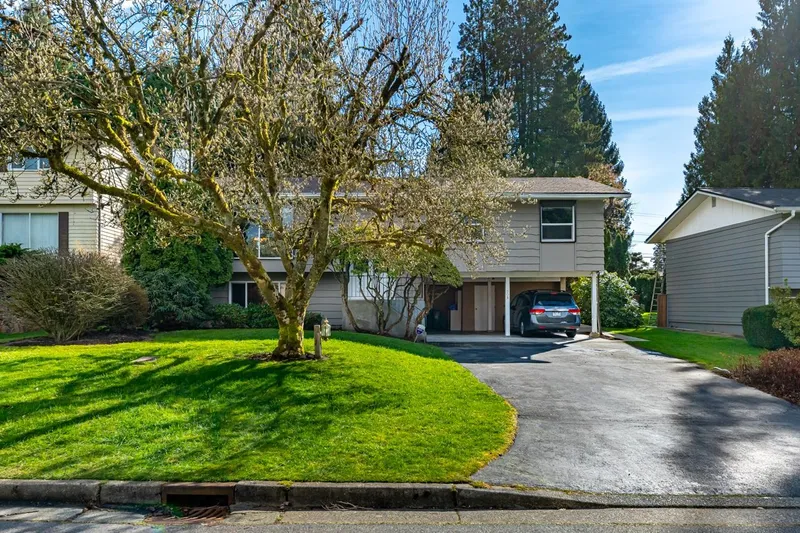 908 STANTON AVENUE - photo 1 of 25