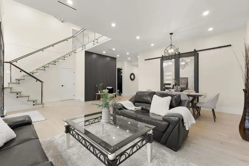 841 RONDEAU STREET - photo 4 of 40