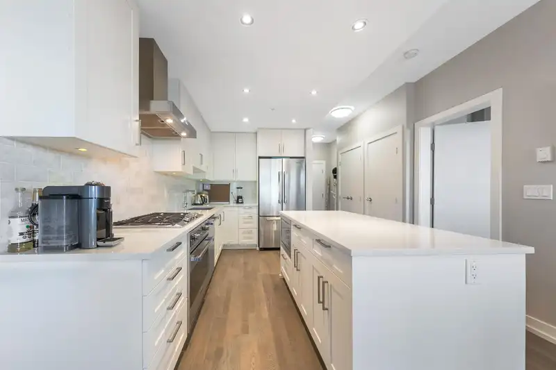 309 1420 JOHNSTON ROAD - photo 4 of 16