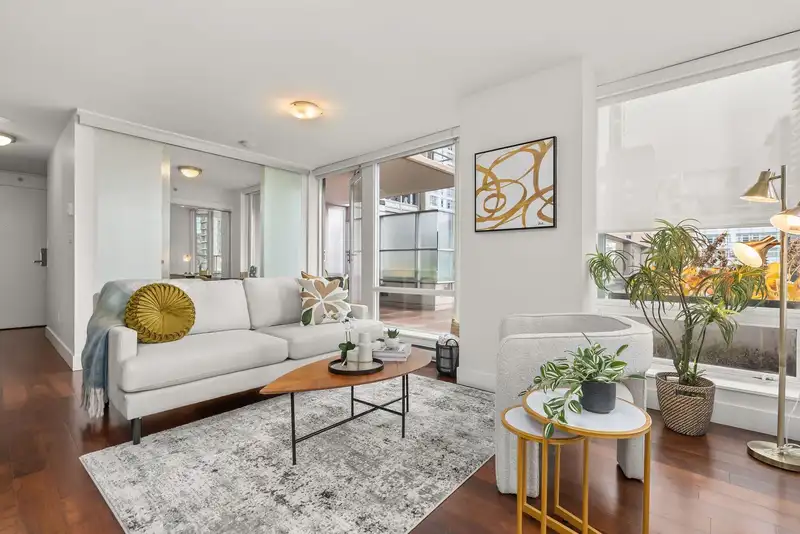 907 565 SMITHE STREET - photo 1 of 31