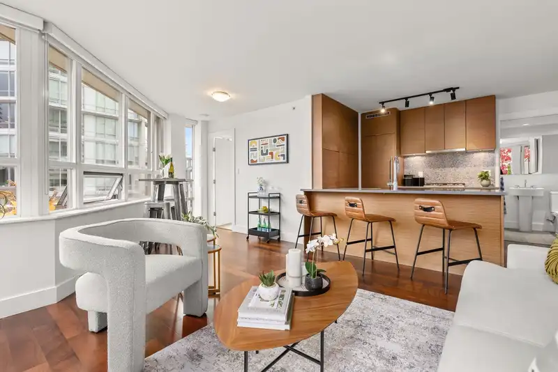 907 565 SMITHE STREET - photo 4 of 31